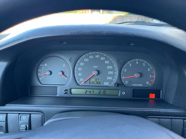 Volvo - 1999 - v70 - mug voertuig - personenauto - afbeelding 21 van  33