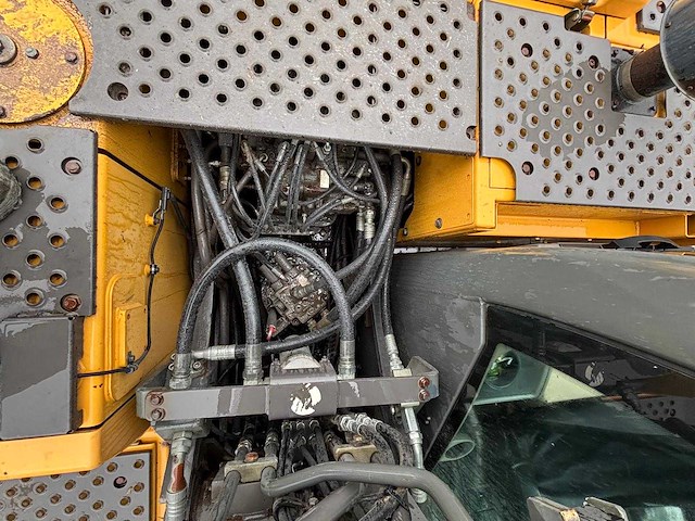 Volvo - 2007 - ec180cl - rupsgraafmachine - afbeelding 6 van  29