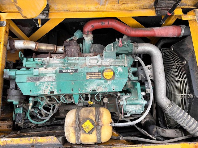 Volvo - 2007 - ec180cl - rupsgraafmachine - afbeelding 9 van  29