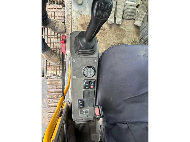 Volvo - 2007 - ec180cl - rupsgraafmachine - afbeelding 14 van  29