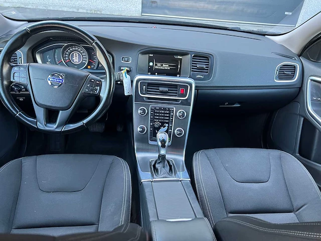 Volvo - 2015 - v60 - personenauto - afbeelding 9 van  33