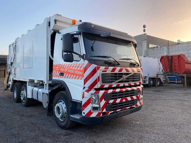 Volvo - fmfh9 - 2007 - garbage truck - afbeelding 1 van  36