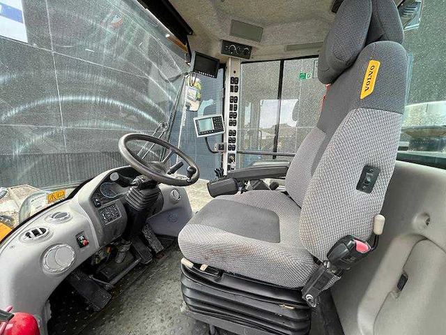 Volvo - l150h - shovel - 2014 - afbeelding 15 van  31