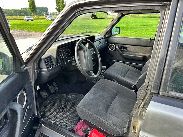 Volvo 240 - classic cars >15 - afbeelding 3 van  15