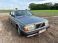 Volvo 240 - classic cars >15 - afbeelding 8 van  15