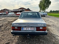 Volvo 240 - classic cars >15 - afbeelding 12 van  15