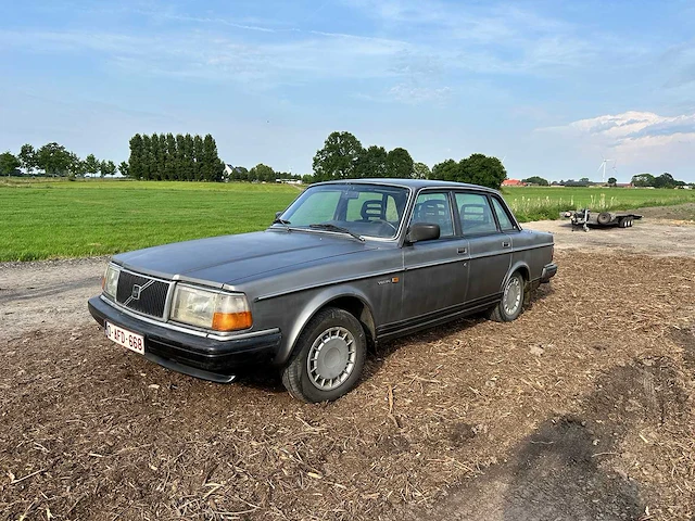 Volvo 240 - classic cars >15 - afbeelding 15 van  15