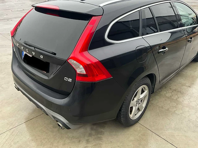 Volvo break v 60 personenauto - afbeelding 17 van  34