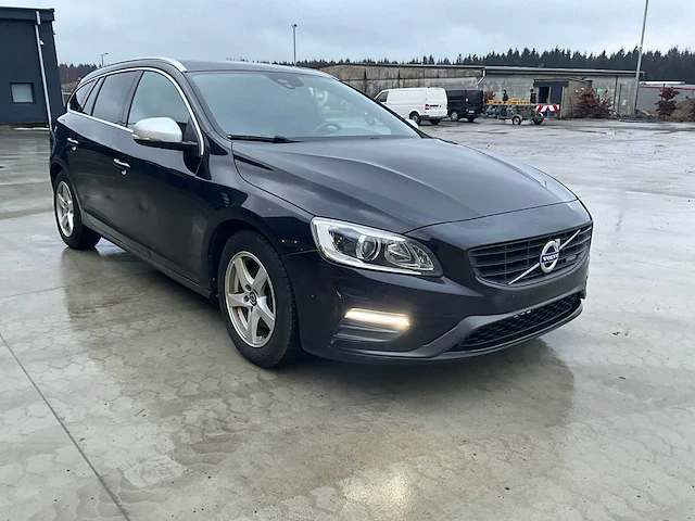 Volvo break v 60 personenauto - afbeelding 23 van  34