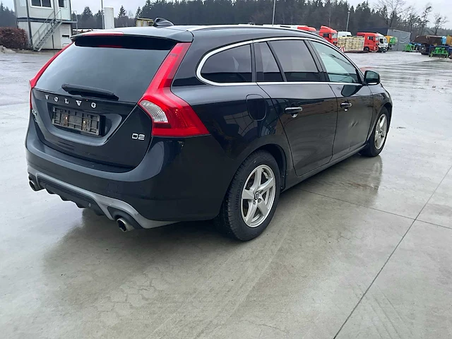 Volvo break v 60 personenauto - afbeelding 30 van  34