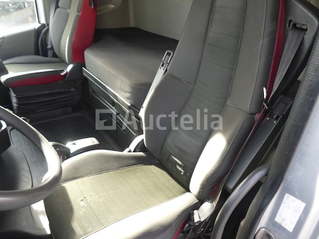 Volvo fh trekker (2016-704.996 km-vin: yv2rt40d2gb769077) - afbeelding 8 van  36