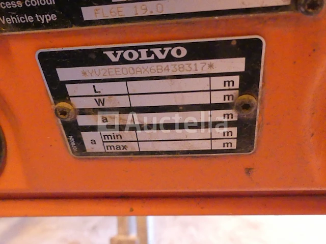 Volvo fl6e 19.0 dump truck + hulpkraan - afbeelding 24 van  39