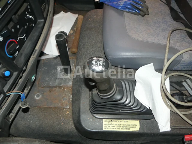 Volvo fl6e 19.0 dump truck + hulpkraan - afbeelding 26 van  39