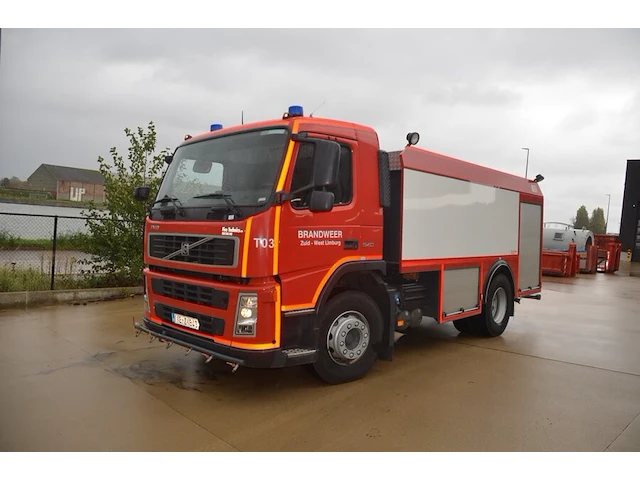 Volvo fm 4x2 tankwagen, bouwjaar: 06/06/2004, ch.nr. yv2j4cja12a552658 met boorddocumenten en sleutel - afbeelding 4 van  46