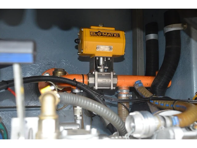 Volvo fm 4x2 tankwagen, bouwjaar: 06/06/2004, ch.nr. yv2j4cja12a552658 met boorddocumenten en sleutel - afbeelding 8 van  46