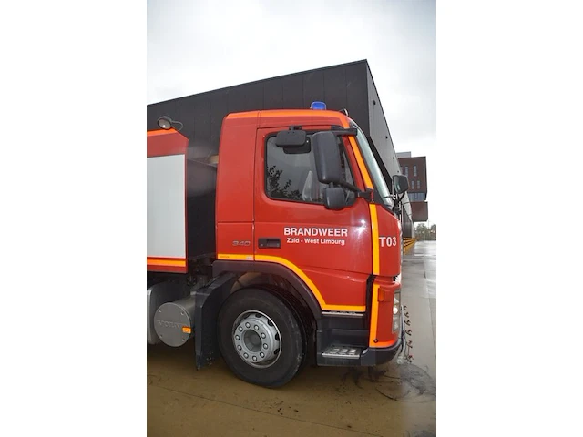 Volvo fm 4x2 tankwagen, bouwjaar: 06/06/2004, ch.nr. yv2j4cja12a552658 met boorddocumenten en sleutel - afbeelding 13 van  46