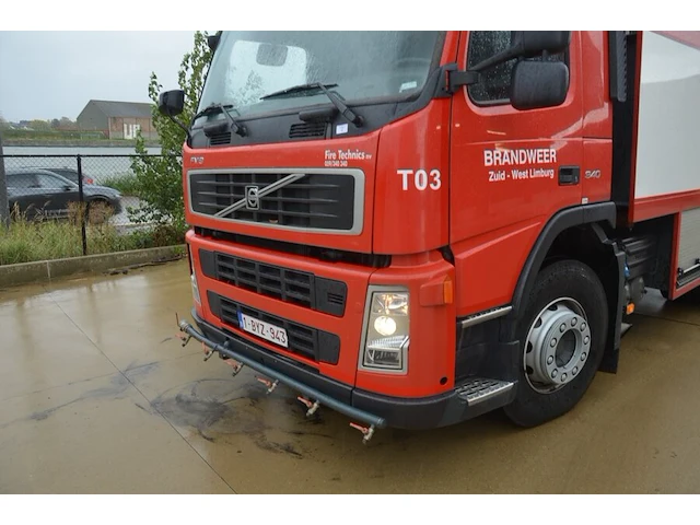 Volvo fm 4x2 tankwagen, bouwjaar: 06/06/2004, ch.nr. yv2j4cja12a552658 met boorddocumenten en sleutel - afbeelding 15 van  46