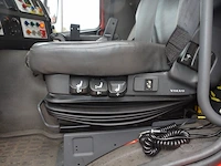 Volvo fm 4x2 tankwagen, bouwjaar: 06/06/2004, ch.nr. yv2j4cja12a552658 met boorddocumenten en sleutel - afbeelding 19 van  46