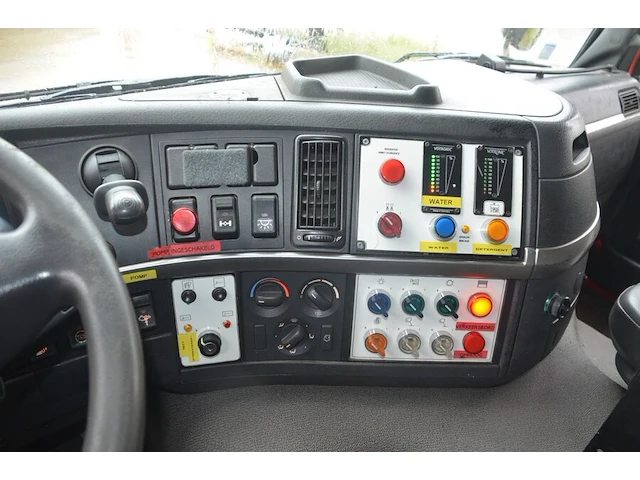 Volvo fm 4x2 tankwagen, bouwjaar: 06/06/2004, ch.nr. yv2j4cja12a552658 met boorddocumenten en sleutel - afbeelding 21 van  46