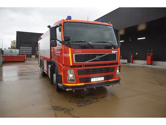 Volvo fm 4x2 tankwagen, bouwjaar: 06/06/2004, ch.nr. yv2j4cja12a552658 met boorddocumenten en sleutel - afbeelding 28 van  46