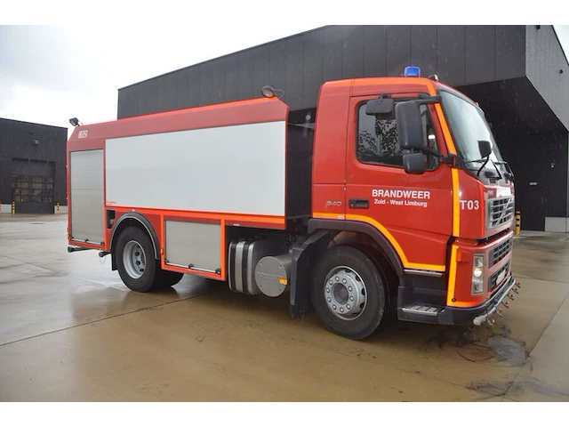 Volvo fm 4x2 tankwagen, bouwjaar: 06/06/2004, ch.nr. yv2j4cja12a552658 met boorddocumenten en sleutel - afbeelding 38 van  46