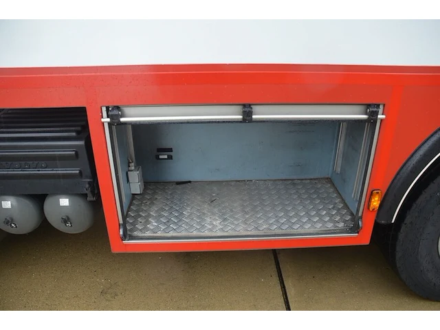 Volvo fm 4x2 tankwagen, bouwjaar: 06/06/2004, ch.nr. yv2j4cja12a552658 met boorddocumenten en sleutel - afbeelding 44 van  46