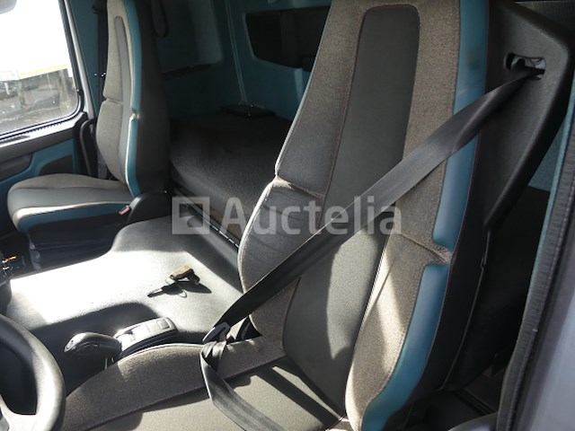 Volvo fm trekker (2016-713.949 km-vin:yv2xzx0a3gb778254) - afbeelding 8 van  30