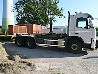 Volvo fm vrachtwagen met containersysteem - afbeelding 11 van  24