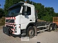 Volvo fm vrachtwagen met containersysteem