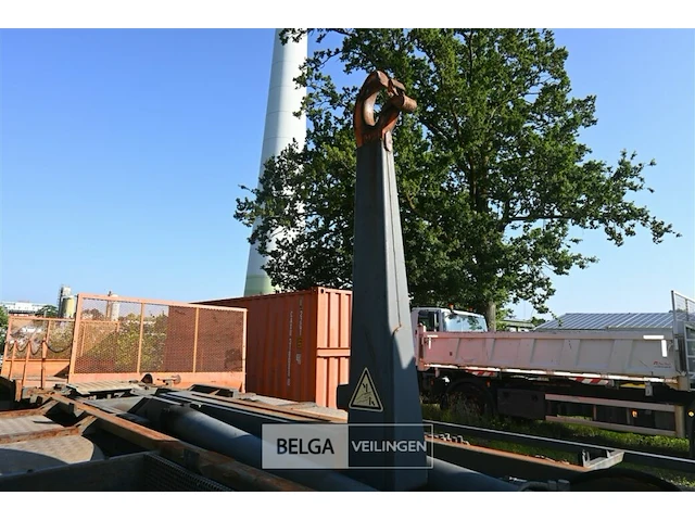 Volvo fm vrachtwagen met containersysteem - afbeelding 16 van  24
