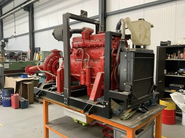 Volvo penta d 60 b brandweerpomp - afbeelding 1 van  10