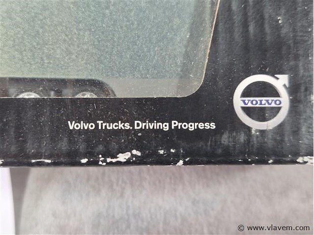 Volvo truck - afbeelding 2 van  3