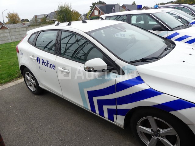 Volvo v40 gemengd auto (2015-87.651 km-vin:yv1mv8481f2213201) - afbeelding 9 van  27