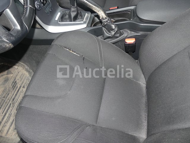 Volvo v40 gemengd auto (2015-87.651 km-vin:yv1mv8481f2213201) - afbeelding 17 van  27