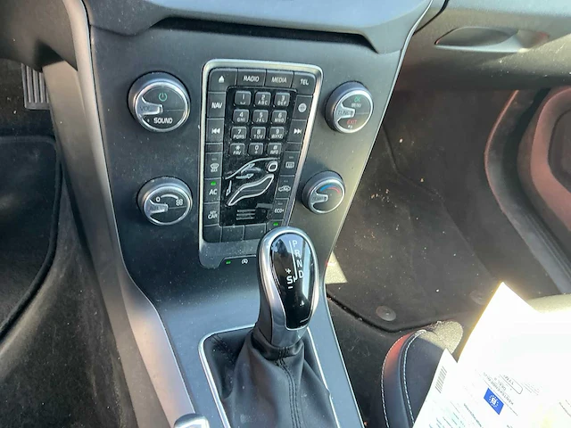 Volvo v40 personenauto - afbeelding 4 van  15