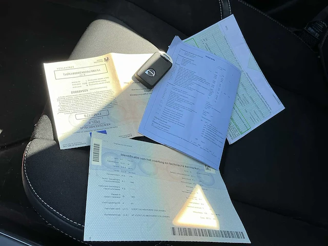 Volvo v40 personenauto - afbeelding 7 van  15