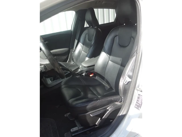 Volvo v40 - afbeelding 16 van  17