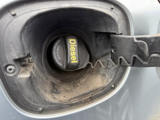Volvo v60 2.4 d6 4wd plug-in hybrid 215 at,2013 - afbeelding 15 van  29