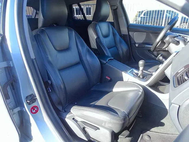 Volvo v60 d2 - afbeelding 11 van  51