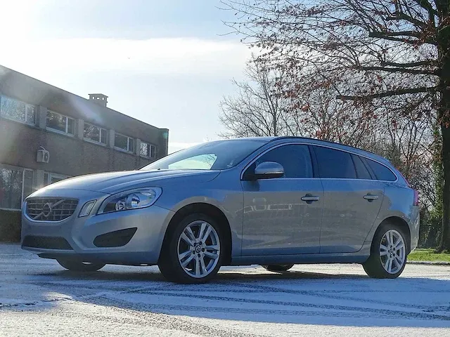 Volvo v60 d2 - afbeelding 12 van  51