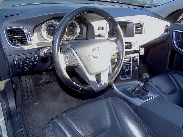 Volvo v60 d2 - afbeelding 25 van  51