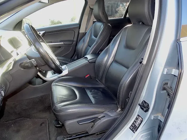Volvo v60 d2 - afbeelding 26 van  51