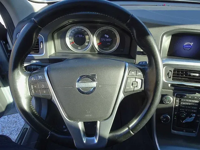 Volvo v60 d2 - afbeelding 35 van  51
