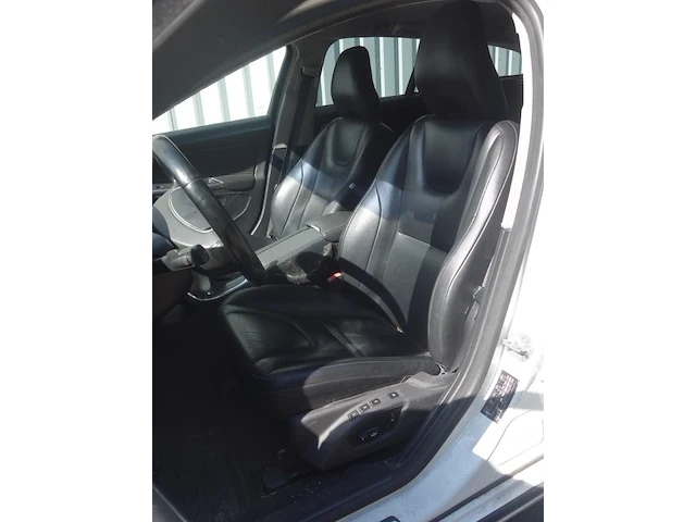 Volvo v60 - afbeelding 17 van  18