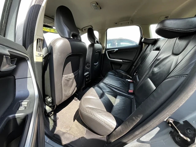 Volvo xc60 2.0 d3 r-design geartronic 163 at, 2011 - afbeelding 8 van  33