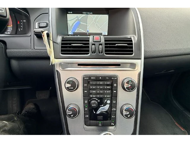 Volvo xc60 - afbeelding 10 van  24