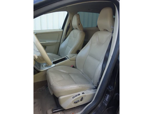 Volvo xc60 - afbeelding 17 van  18