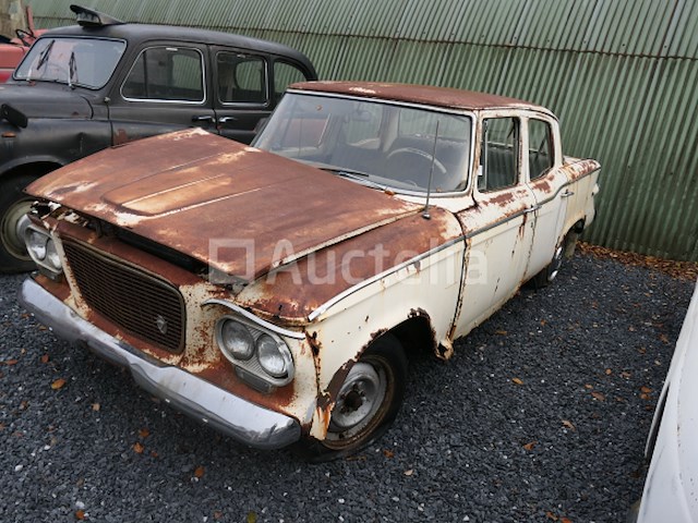 Voorouderauto om studebaker te herstellen - afbeelding 2 van  12