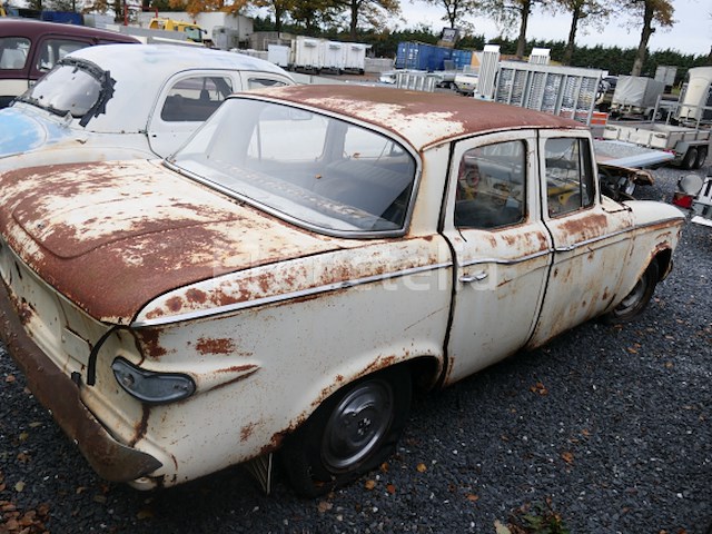 Voorouderauto om studebaker te herstellen - afbeelding 1 van  12