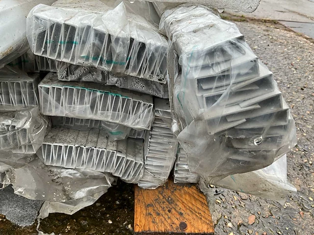 Voorraad kunststof pvc u-profielen 10/25/35/1mm 5000mm lengte ca 400stuks - afbeelding 8 van  9